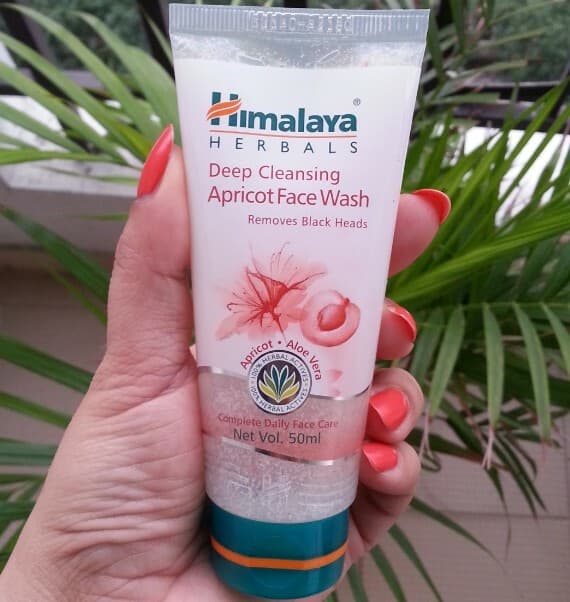 Himalaya Face Wash Apricot 100ml - Health & Care
